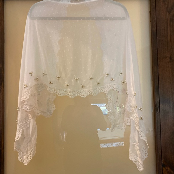 NWT unique beaded flowers handmade white color fancy bride scarf Chapel Veil - Picture 5 of 7